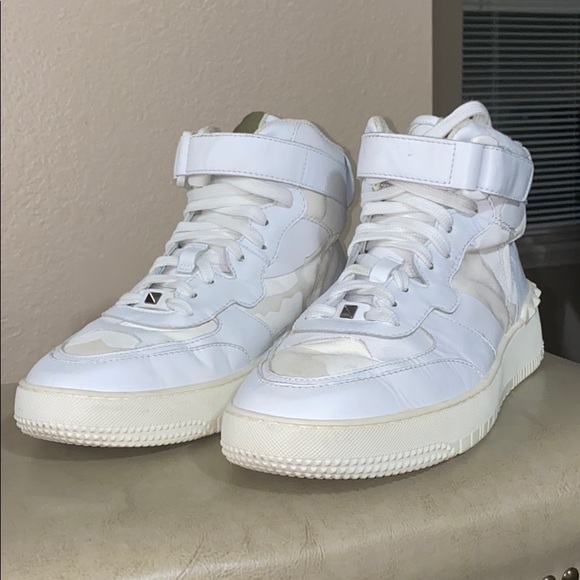 Valentino Garavani padded collar hi top sneakers - Picture 9 of 11